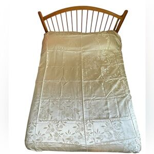 King sized pale champagne brocade bedspread